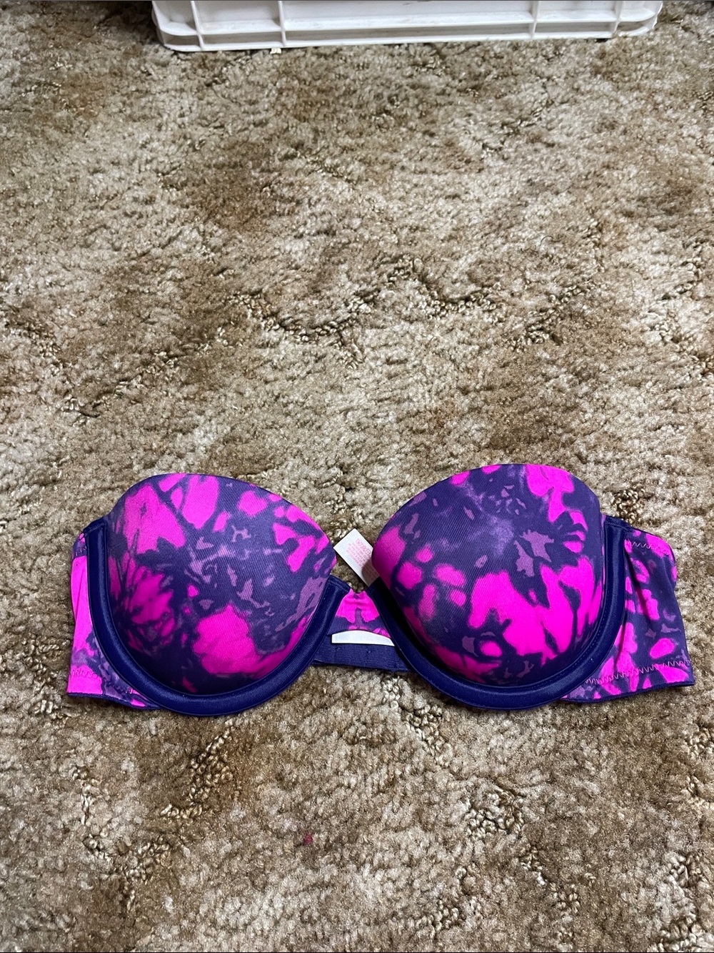 PINK Victoria’s Secret Wear Everywhere Strapless Bra Size 32A